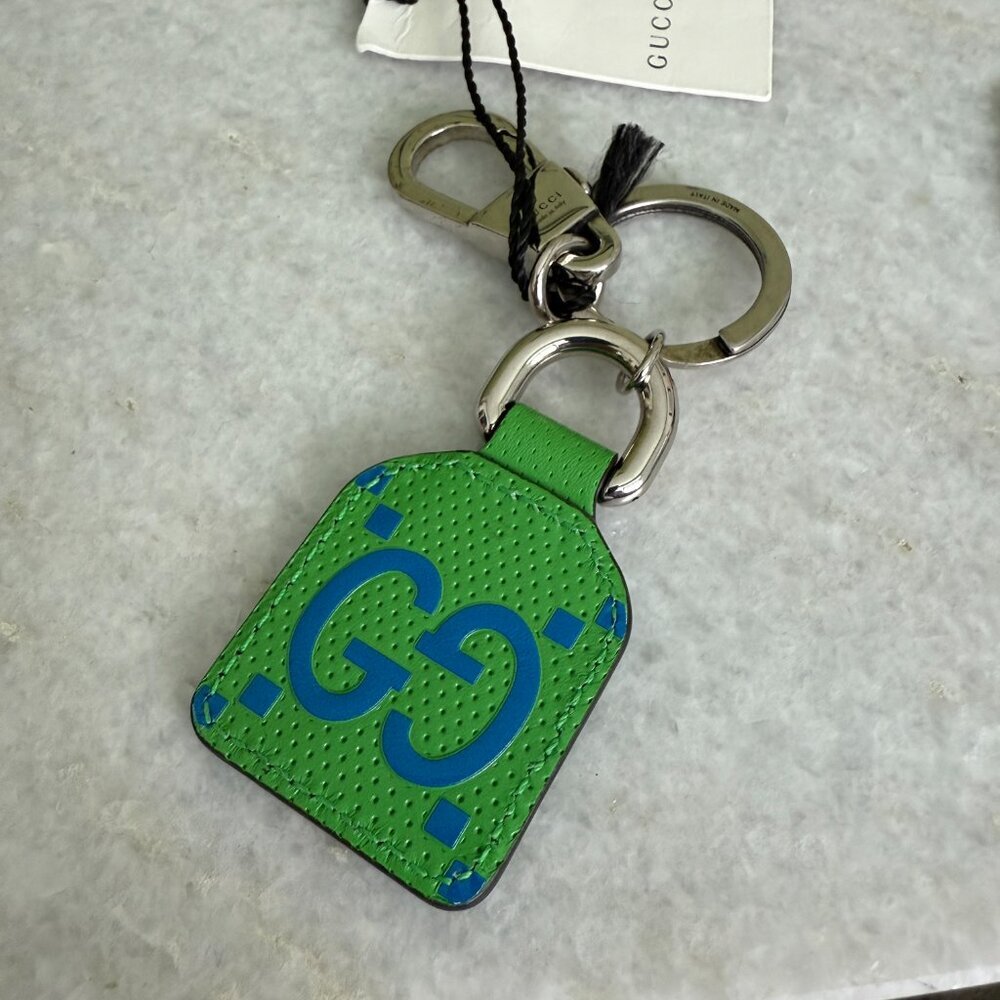 GUCCI‎ GG Embossed Leather Metal Bag Charm Key Chain Green 625607 NWT - Picture 4 of 11